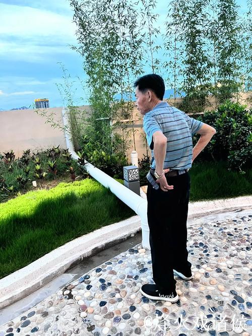 卢库米对小孔塞桑的出格举动:先抱起再重摔倒地